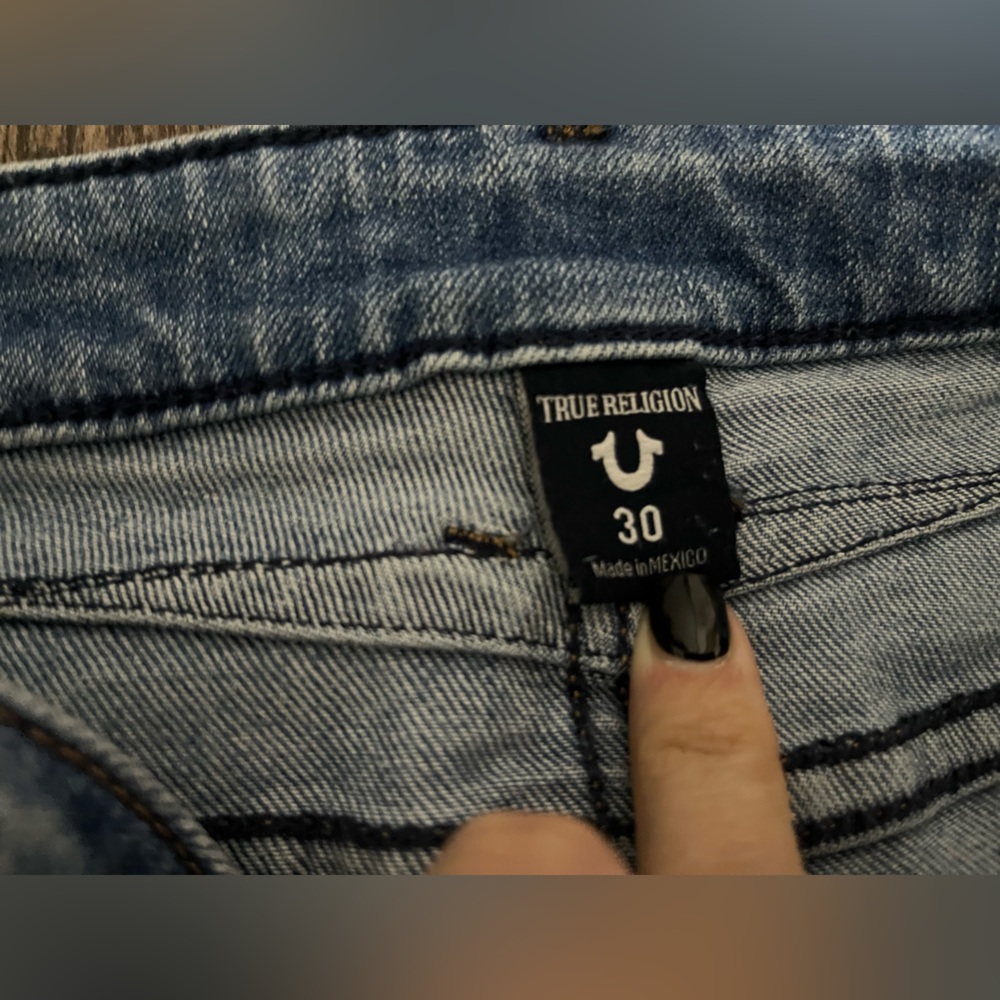 True Religion Mid Rise Ripped super skinny - Picture 3 of 5